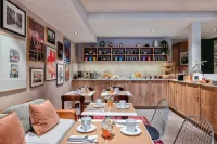 Republik Hotel - Desayuno