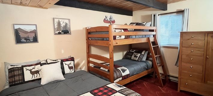 3 Bedroom Plus Loft, 2 Full Baths, 1 Minute to Story Land, 10 mins to Slopes! Hotels in Glen