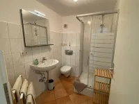 Vacation apartment "Hang" in a vacation home - directly on the lake Hotels in Mittenwalde