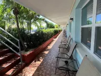 Beachside Resort Motel Hotels near Walter Fuller Complex