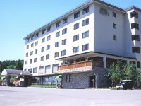 Hotel Selan - غرفة مطلة على الجبل