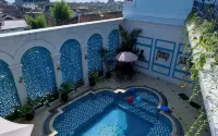 Bayleaf Guest House Syariah - Romantic