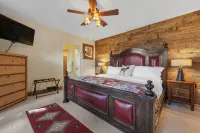 Historic Author's Lodge- Hot Tub As Featured in San Diego Magazine Walk to Town. - balcony