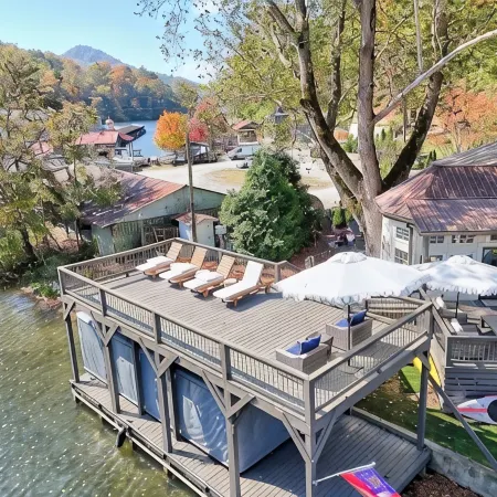 Lake Burton - Timpson Cove Luxury Cottage