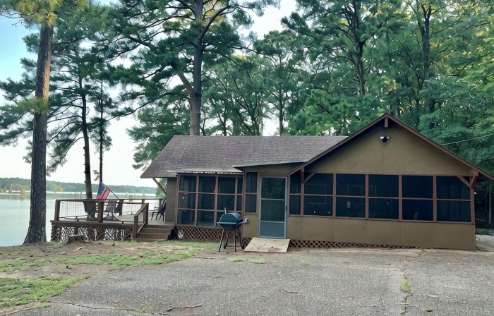 Round Rock Cabin-Rustic Charm for Family Gatherings
