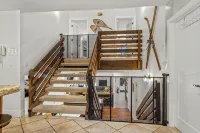 Luxury Amenities- Steps to Mtn- 2 Hot Tubs- Pool/Ping Pong Table-Massage Chair