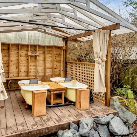 Cozy Cottage Retreat w/ Open Air Bath house, one minute walk to Squaxin Park
