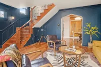 Prime 4 Br Sleeps 13, Chef Kitchen, 8 Blks to Wrigley, 15Min Train to Mag Mile - Bungalows