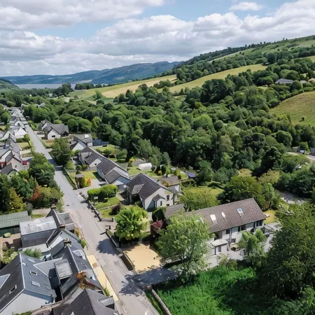 Stylish Garden Flat Near Loch Ness, Ideal for Families and Groups