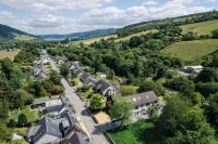 Stylish Garden Flat Near Loch Ness, Ideal for Families and Groups