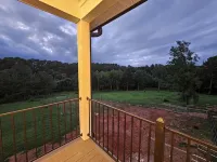 Charming 3-bedroom farmhouse in wonderful Seneca with Sunset views over the farm
