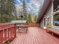 Girdwood Alyeska Chalet Hot Tub, Sauna, Jet Tub, Pool Table, Sleeps 12, walk2ski Hotels near Bear Cub