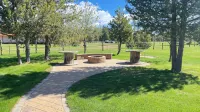 Yellowstone - Hot Tub - Family Vacation - World Class Fishing - 4-Star