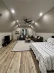 Charming 3-bedroom farmhouse in serene Pilot Point with AC