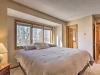 Sunset Mountain View Townhome and Winter Park Ski/Hike/Bike Hub フレイザーのホテル