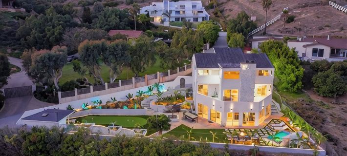 NEW!!! Ocean View Malibu Modern Home w/ Mini Golf & Spa マリブのホテル