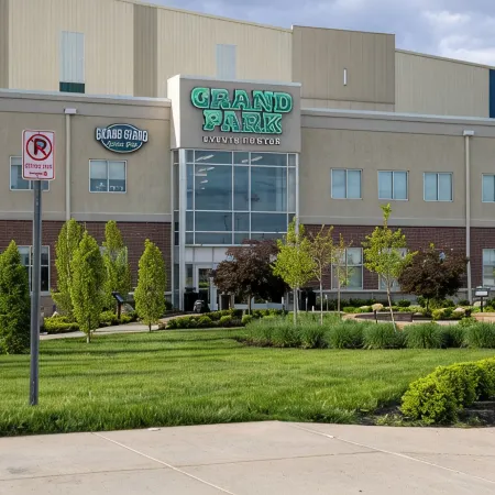 Rest & Rally Retreat – Your Game Day Getaway Just 5 Minutes from Grand Park!
