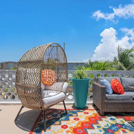 The Jewel of Levittown: Charming 2-bedroom apartment with WiFi, AC in Toa Baja