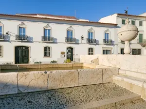 MouraSuites Hotel