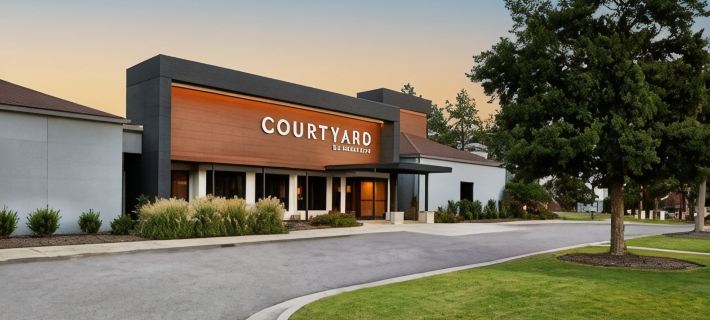 Courtyard Memphis East/Park Avenue Hotels in Memphis