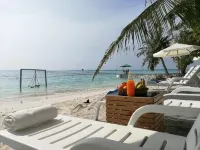 Crown Beach Hotel-Private Bikini Beach - Pet Friendly