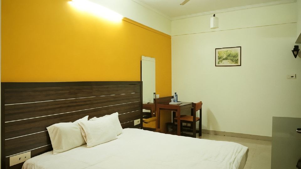 Hotel Raviraj