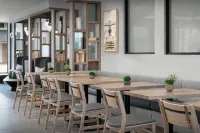 TownePlace Suites by Marriott Paris - 朝食
