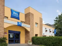 Ibis Budget Versailles Château Saint-Cyr Hotels in Yvelines