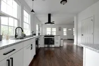 Historical Central Garden’s Retreat - Bungalow