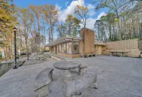 Cherokee Lakefront w/ Huge Patio, Private Covered Dock & Stand-Up Paddle Boards -  Privatzimmer