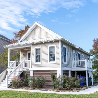 Close To Folly Beach & Charleston, Charming, Quiet, Comfortable Hotels near Walmart Supercenter