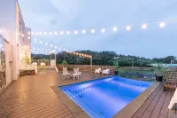 Ulsan Artehouse Pension - Rooftop Pools