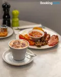 Ramada Hotel & Suites by Wyndham Coventry - breakfast