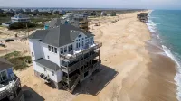 8BR Oceanfront in OBX w HotTub, Elevator & Theater Room! - balcony