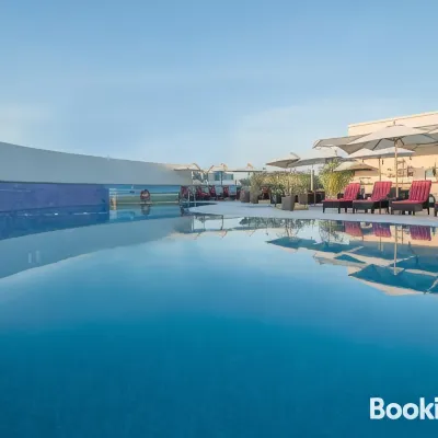 Sunday Hotel Holiday International Dubai Отели рядом с достопримечательностью «Аль-Карама»