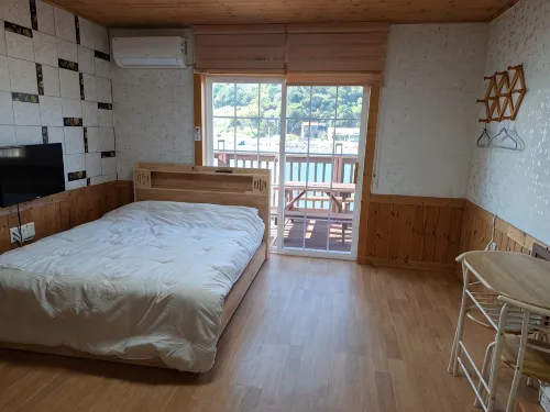 Yeosu Geumodo Badaae Pension - 膳食民宿