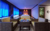 Piyaporn Pavilion Hotel - parking