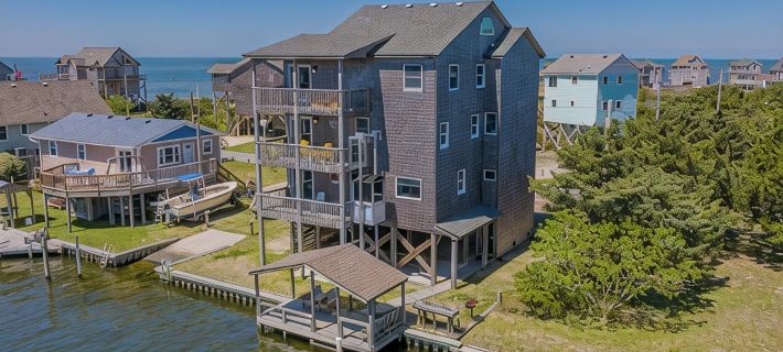 Spacious, newly remodeled, canal front home located in Avon, NC. Hotels in Dare County