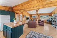 Cozy cabin just outside Sisters, pet friendly, great Mountain View’s, WiFi, & AC - Alphydda