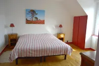 MORGAT 70 meters Beach, 8 people with garden and parking