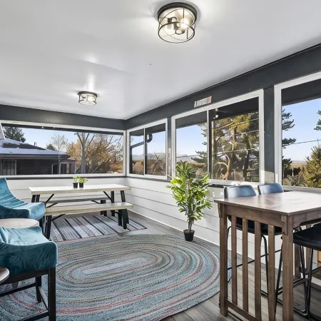 8 Bedrooms, Sleeps 20: Hot Tub, 20Mins to Denver/Red Rocks