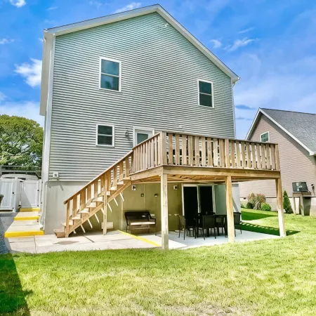 Beach House CapeMay LINENS INCLUDED 1 block&a short 5min walk to Beach Sleeps 19