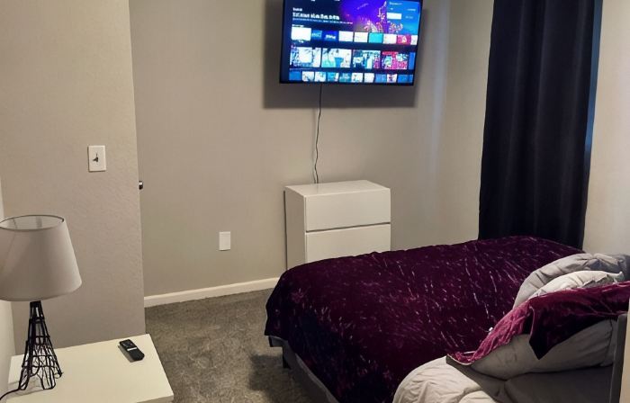 Vibrant 2 Bed Located Downtown/ Closing to Soaring Eagle/CMU