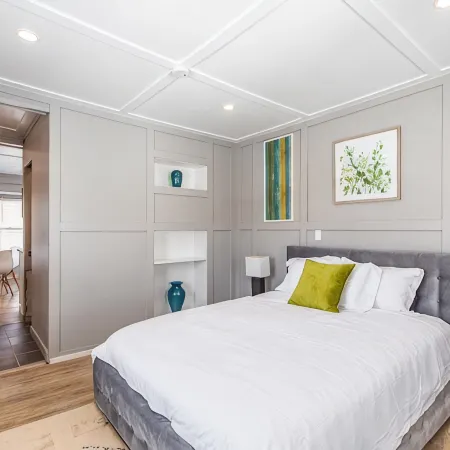 8035-Walk to Mayo-Chic and Luxury 1Br Apt