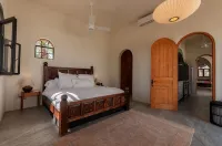 Casa Del Arte - a modern desert oasis ft. in Vogue - Boutique