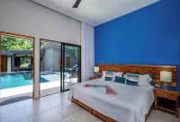 Estrella del Mar – Stylish Modern Villa, Walking Distance to the Beach. - Private Pools