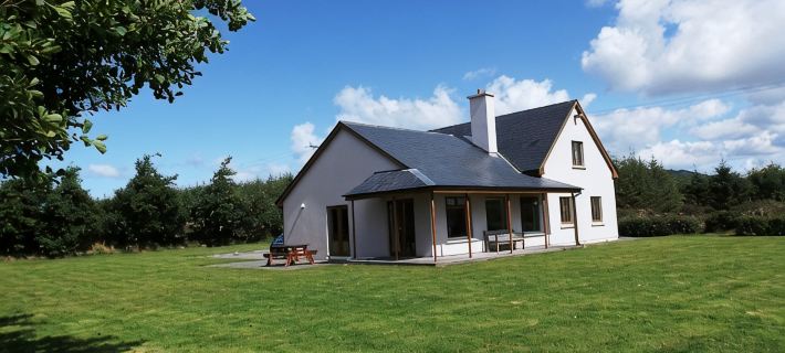 Wonderful Sea Views, Walks, Hiking, Beaches, Fishing, Family Friendly, WiFi Hoteles en Condado de Kerry