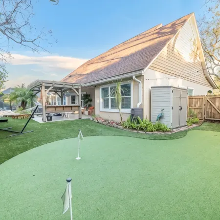 7Bd/5BA, Heated Pool @ the Beach! Game Garage, Mini Golf, & More! 10Min to DT