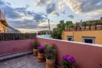 1BR Rooftop King Suite Casita in Centro - Bungalows