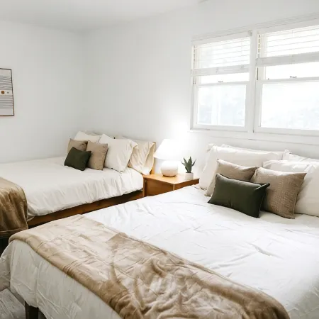 "Morning View 1" Cozy Modern Stay - College/Hiking